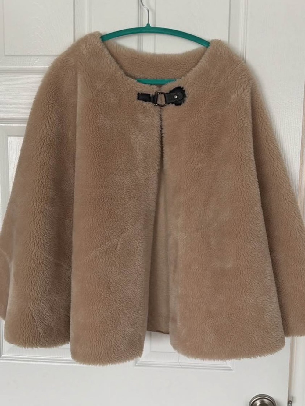 Women's Plush Faux-Shearling Cape in Tan